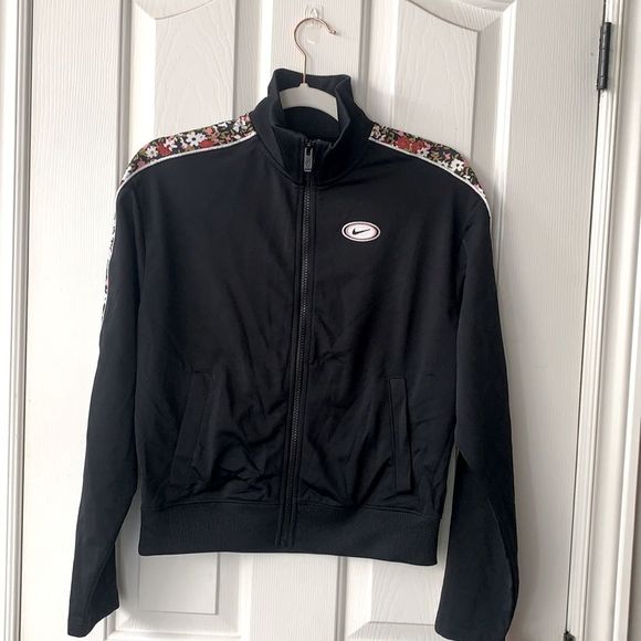 Nike Zip Up Floral Detail Track Jacket - Picture 3 of 10